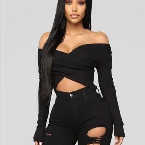 Fashion Nova In The Middle Crop Top - Black